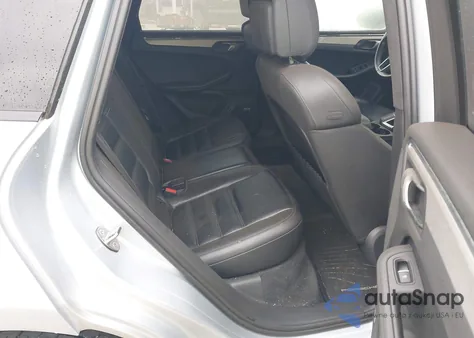 2015 Porsche Macan Turbo z USA, uszkodzony, nr VIN WP1AF2A53FLB96031